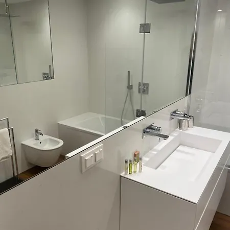 Orpheu Deluxe - Parque Nacoes * Lisboa